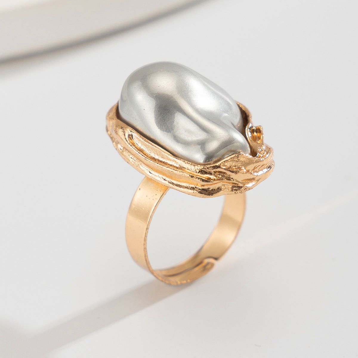Wholesale Alloy irregular baroque inlaid shaped pearl ring vintage